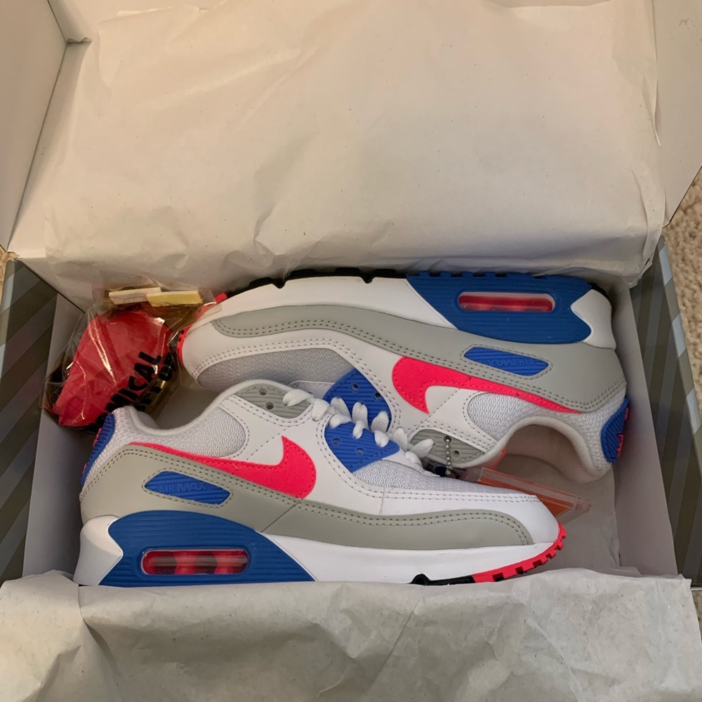 Womens Nike Air Max 90 ‘Hot Coral’ size 5.5